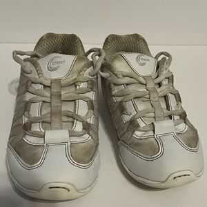Chasse Apex Cheer Shoes Kids Size 13.5Y Preowned